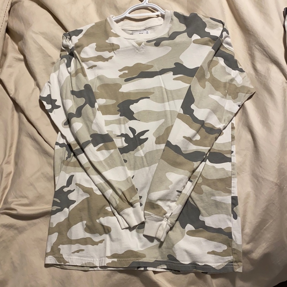 Aritiza Army Print Full Sleeve Shirt